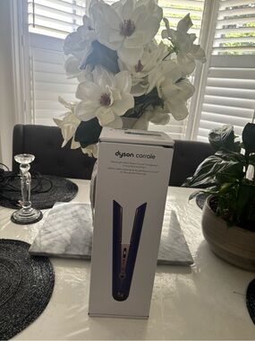 Dyson Corrale Hair Straightener in Deep Blue